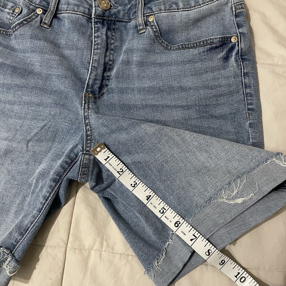 Seven7 Relaxed Bermuda Jean Short Size 8 Blue Denim Stretch 7 Inch Inseam Casual - Picture 5 of 10